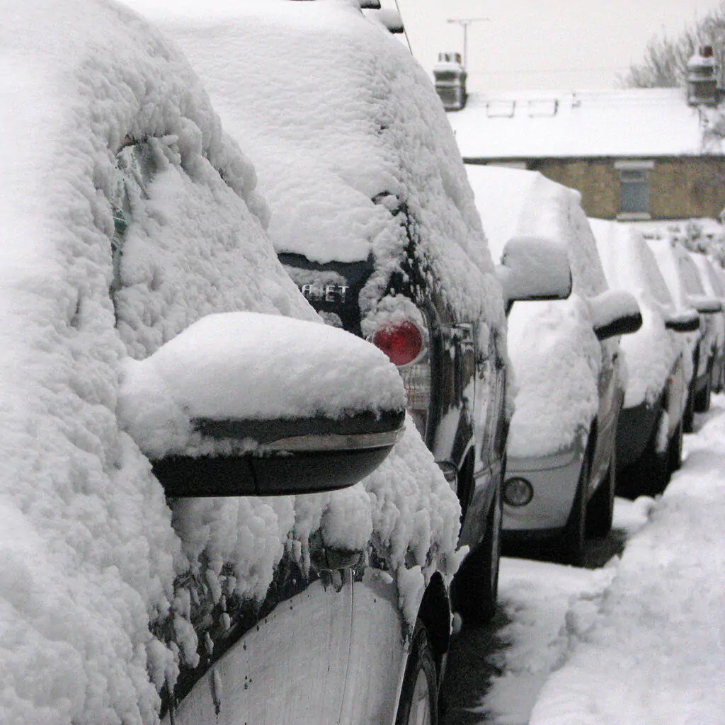 Bitter Cold Showdown: UK Braces for Snow and Ice Onslaught! Meteorologists Sound Alarm as Yellow Alerts Blanket the North – What You Need to Know! 2 Cars snow covered